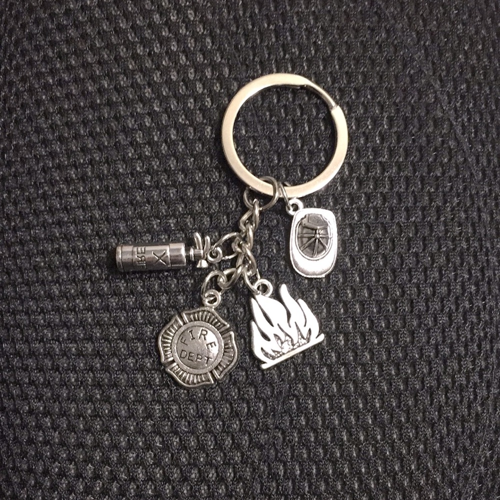 🍏50% OFF/3+...Fire Fighter Keychain
